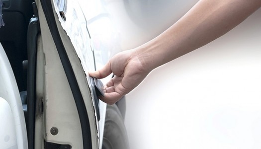 Entenda a relação entre a guarnição e a entrada de água da chuva no carro