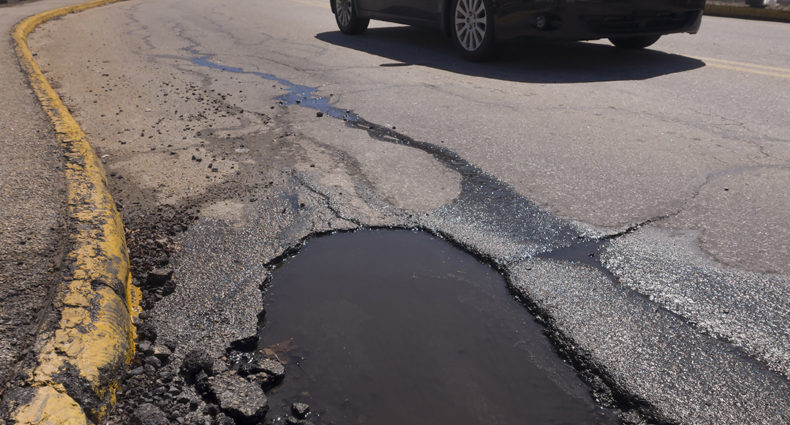 Dicas para evitar danos provocados por vias esburacadas