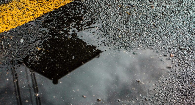 Prejuízos por buraco na rua: saiba quando pedir indenização