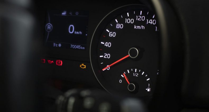 O que fazer quando a luz da injeção eletrônica acende?